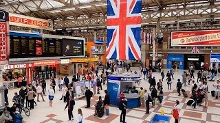 A Walk Through The London Victoria Station London England [upl. by Novyert]